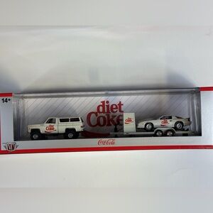 M2 Machines Diet-Coke 1973 CHEVROLET CHEYENNE SÚPER 10 4x4 & 1985 CAMARO IROC Z